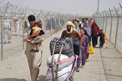Изрображение 'Bloomberg: ФРГ обсуждает с Ташкентом вывоз афганских беженцев через Узбекистан'