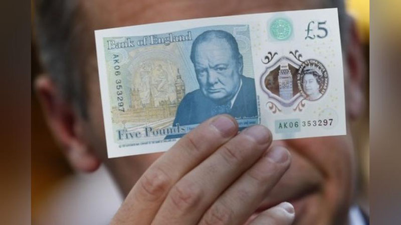 Изрображение 'НА НОВЫХ БРИТАНСКИХ БАНКНОТАХ НАШЛИ ОШИБКИ'