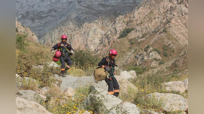 Изрображение 'В ГОРАХ ЧИМГАНА С ПОМОЩЬЮ ВЕРТОЛЕТА ИЩУТ ПРОПАВШЕГО ЖИТЕЛЯ ТАШКЕНТА '