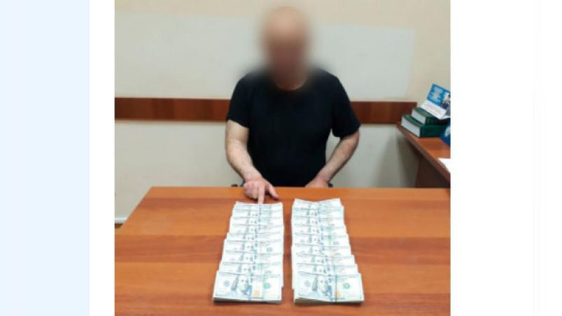 Изрображение 'ЗАДЕРЖАНЫ ГРАЖДАНЕ, ПОЛУЧИВШИЕ ОТ ДОЛЖНОСТНЫХ ЛИЦ "HI-TECH BANK" $0,5 МЛН'