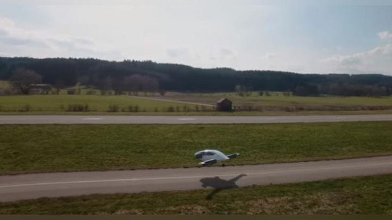 Изрображение 'В ГЕРМАНИИ УСПЕШНО ИСПЫТАЛИ ЛЕТАЮЩИЙ ЭЛЕКТРОМОБИЛЬ (ВИДЕО)'