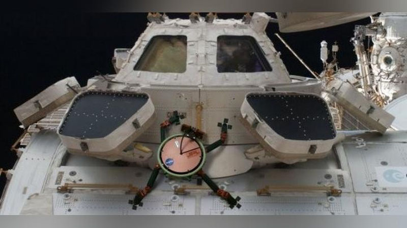 Изрображение 'В NASA ПРИДУМАЛИ ЛИПКОГО РОБОТА-ГЕККОНА, КОТОРЫЙ БУДЕТ СОБИРАТЬ МУСОР НА ОРБИТЕ'