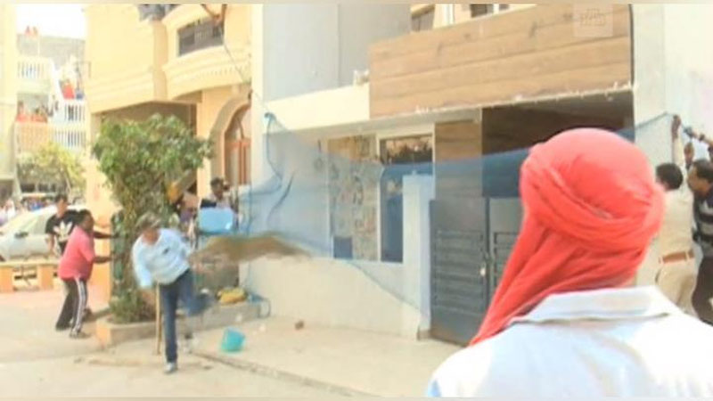 Изрображение 'ЛЕОПАРД НАБРОСИЛСЯ НА МУЖЧИНУ В ИНДИИ (ВИДЕО)'