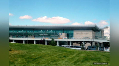 Изрображение 'ПРЕЗИДЕНТА УЗБЕКИСТАНА ВСТРЕТИЛИ В АЭРОПОРТУ АНКАРЫ'