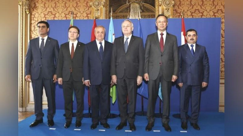 Изрображение 'ГЛАВА МИД УЗБЕКИСТАНА ПРИНЯЛ УЧАСТИЕ ВО ВСТРЕЧЕ В ПАРИЖЕ'