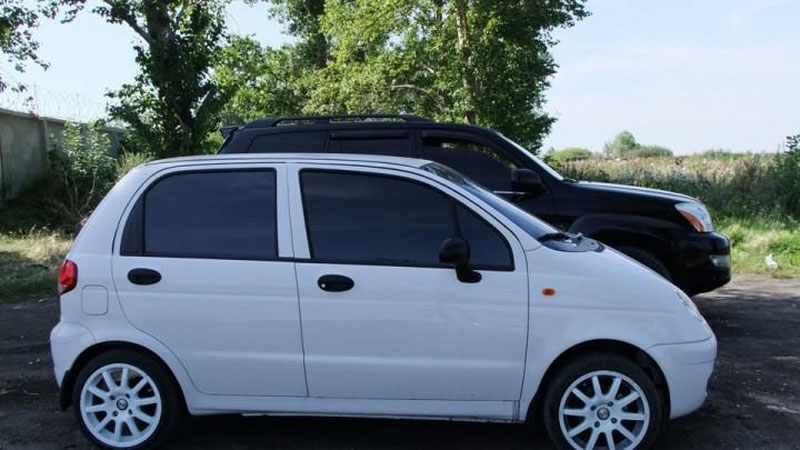 Изрображение 'В СТОЛИЦЕ НАШЛИ УГНАННЫЙ ВОЗЛЕ БАЗАРА ЯНГИАБАД МАТИЗ'