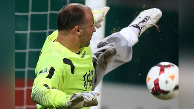 Изрображение 'ВЕНГЕРСКИЙ ВРАТАРЬ СТАЛ АВТОРОМ ЛУЧШЕГО СЭЙВА СЕЗОНА (ВИДЕО)'