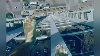 Изрображение 'ЭЛИТНЫЙ БАССЕЙН В США ПРЕДЛАГАЕТ ПРОГУЛЯТЬСЯ ПО ВОЗДУХУ (ФОТО, ВИДЕО)'