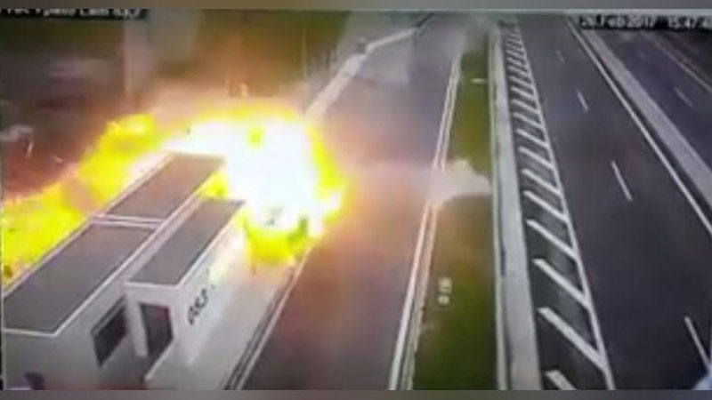 Изрображение 'СЫН ГРЕЧЕСКОГО МИЛЛИОНЕРА ПОГИБ В ЖУТКОМ ДТП (ВИДЕО)'