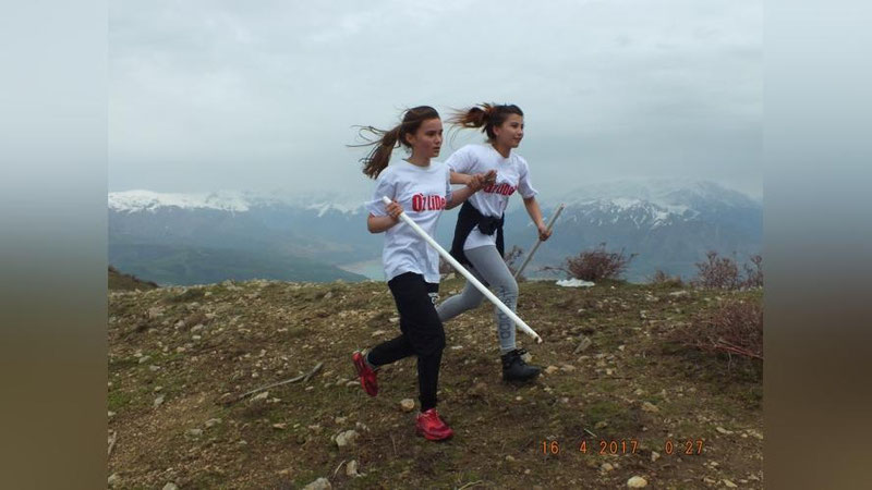 Изрображение 'В ТАШКЕНТСКОЙ ОБЛАСТИ ПРОШЕЛ СКОРОСТНОЙ ЗАБЕГ НА ВЕРШИНУ ГОРЫ (ФОТО)'