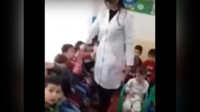 Изрображение 'ВИДЕО: ОЧЕРЕДНОЕ РУКОПРИКЛАДСТВО В ДЕТСКОМ САДУ УЗБЕКИСТАНА'