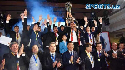 Изрображение 'ИГРОКАМ "ЛОКОМОТИВА" ПОДАРИЛИ АВТОМОБИЛИ LACETTI'