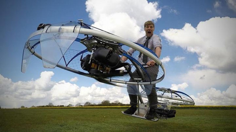 Изрображение 'КОЛИН ФЁРЗ ИЗОБРЁЛ ЛЕТАЮЩИЙ БАЙК'