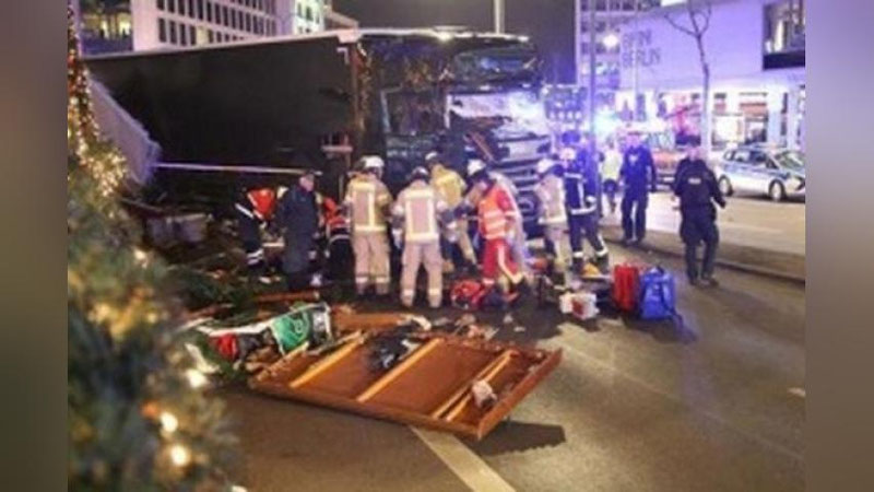 Изрображение 'REUTERS: ПОДОЗРЕВАЕМЫЙ В СОВЕРШЕНИИ ТЕРАКТА В БЕРЛИНЕ ЛИКВИДИРОВАН'