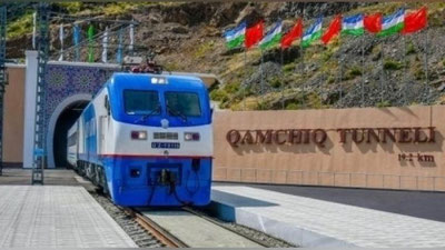 Изрображение 'КТО ПОЛУЧИЛ ПРАВО ПЕРВЫМ ПРОЕХАТЬ НА ПОЕЗДЕ "ТАШКЕНТ-АНДИЖАН"?'