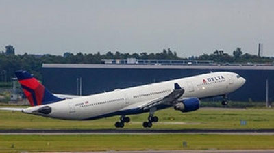 Изрображение 'ЛАЙНЕР ЭКСТРЕННО СЕЛ ИЗ-ЗА ВОЗГОРАНИЯ ПЛАНШЕТА SAMSUNG'