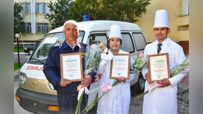 Изрображение 'Самой образцовой станции скорой медицинской помощи вручили автоамбуланс "Дамас"'