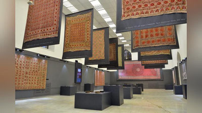 Изрображение 'ТРАДИЦИИ УЗБЕКСКОЙ НАБОЙКИ ПРЕДСТАВЛЕНЫ ФОНДОМ ИСЛАМА КАРИМОВА (ФОТО)'