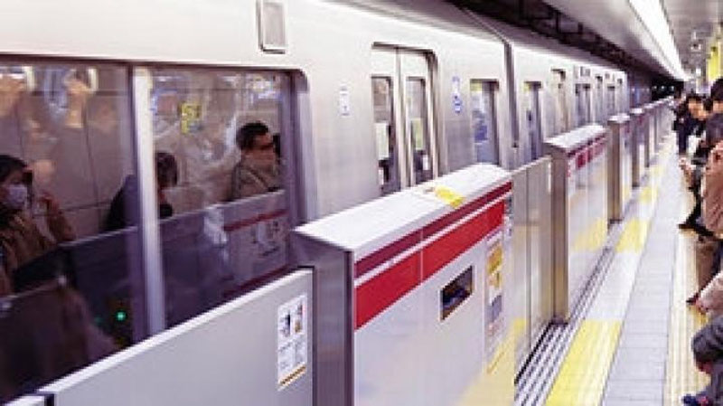 Изрображение 'СМИ СООБЩИЛИ О ВОЗМОЖНОЙ ГАЗОВОЙ АТАКЕ В МЕТРО В ТОКИО'