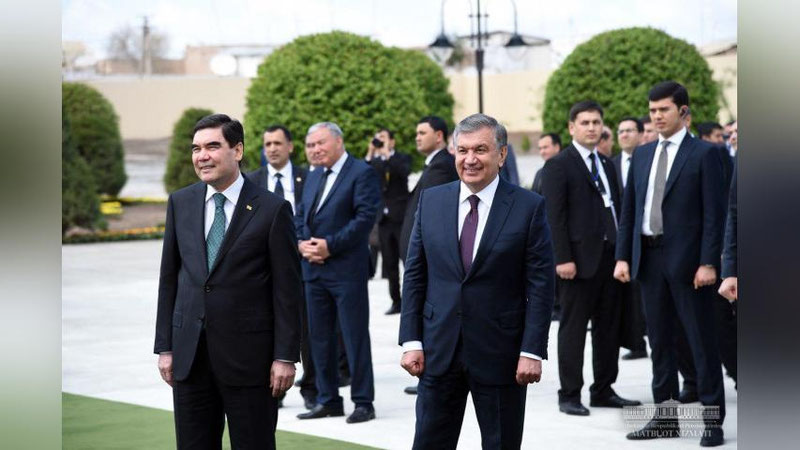 Изрображение 'ГЛАВЫ УЗБЕКИСТАНА И ТУРКМЕНИСТАНА ПОБЫВАЛИ В КОМПЛЕКСЕ "ИЧАН-КАЛА" (ФОТО)'