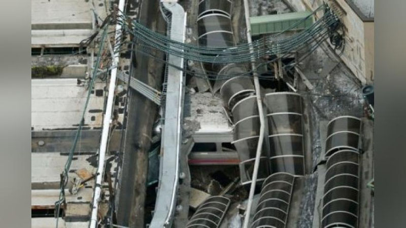 Изрображение 'КРУШЕНИЕ ПОЕЗДА В НЬЮ-ДЖЕРСИ: 1 ПОГИБШИЙ, БОЛЕЕ 100 ПОСТРАДАВШИХ'