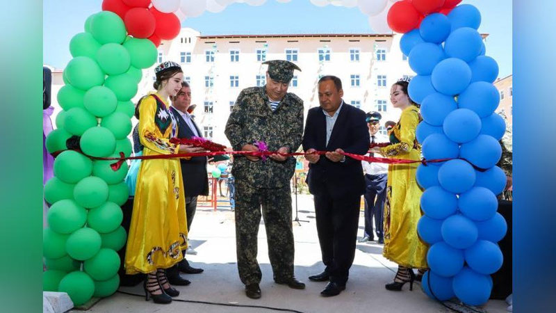 Изрображение 'ФОТО: ВРУЧЕНЫ КЛЮЧИ ОТ КВАРТИР В НОВОМ ВОЕННОМ ГОРОДКЕ В ТАШКЕНТЕ'