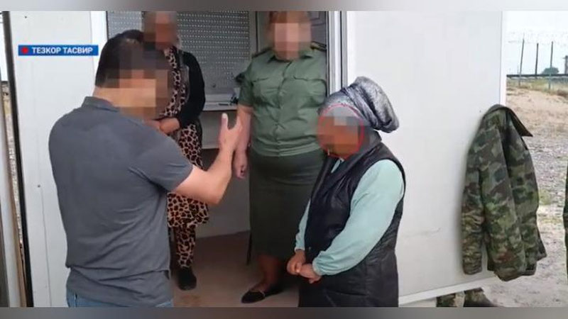 Изрображение 'Две жительницы Бекабада пытались вывезти крупную сумму денег в одежде (видео)'