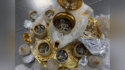 Изрображение 'В столичном аэропорту изъяли сервиз с 3 кг золотых украшений'