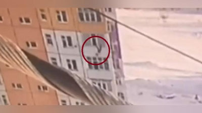 Изрображение 'Встала и пошла: сибирячка осталась жива после падения с 9 этажа (видео)'