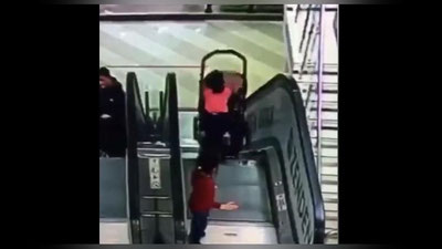 Изрображение 'Семейную пару из Узбекистана, чьи дети упали с эскалатора, проверят органы опеки (видео)'