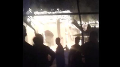 Изрображение 'Крупный пожар в Ферганской области: горели магазин, чайхана и ателье (видео)'