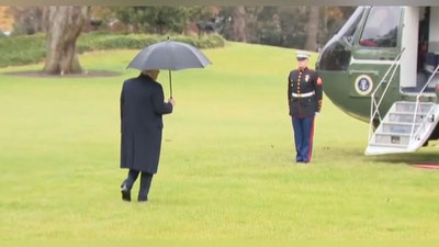 Изрображение 'Трамп забыл жену во время посадки в вертолет (видео)'