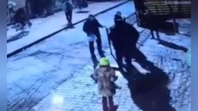 Изрображение 'В ГУВД прокомментировали видео драки с участием пьяных девушек'