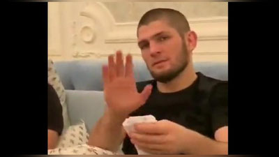 Изрображение 'Видео: Как в Ташкенте принимают Хабиба Нурмагомедова?'