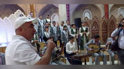 Изрображение 'Хоким Кашкадарьи спел маком на молодежном фестивале (видео)'