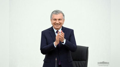 Изрображение 'Видео: Глава государства узнает о второй олимпийской медали прямо во время совещания'