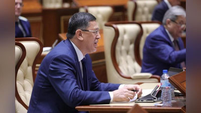 Изрображение 'За вмешательство в деятельность педагогов отныне будут наказывать штрафами и исправительными работами'