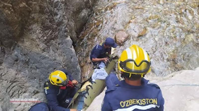 Изрображение 'В Ташкентской области один из отдыхающих упал с горы и сломал ногу'