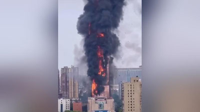 Изрображение 'В китайском городе Чанша сгорел небоскреб (видео)'