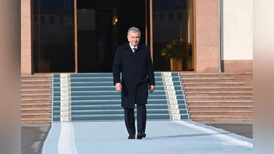 Изрображение 'Шавкат Мирзиёев отбыл в Париж с официальным визитом'