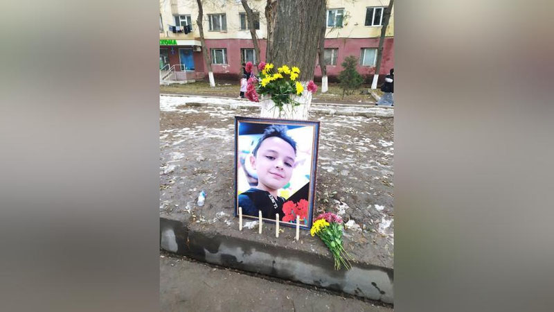 Изрображение 'В Сергелийском районе под колесами автомобиля погиб ребенок'