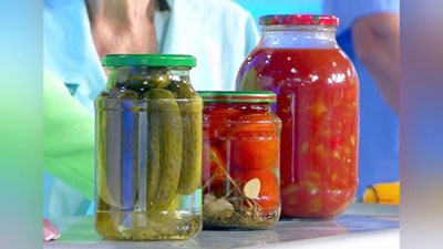 Изрображение 'В Джизакской области молодая женщина умерла, отведав помидоры (видео)'