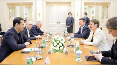 Изрображение 'Вице-премьер Сардор Умурзаков встретился с президентом ЕБРР Одиль Рено-Бассо'