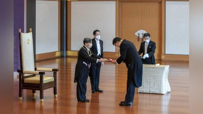 Изрображение 'Император Японии вручил орден вице-премьеру Узбекистана'