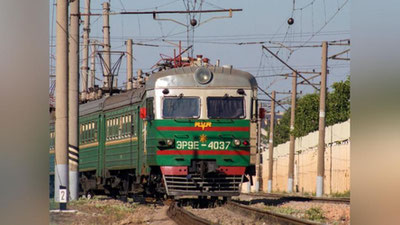 Изрображение 'Пригородные электрички отменили из-за хлопкового сезона'