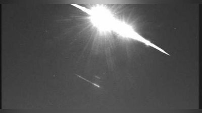 Изрображение 'Крупный метеорит пролетел над Британией (видео)'