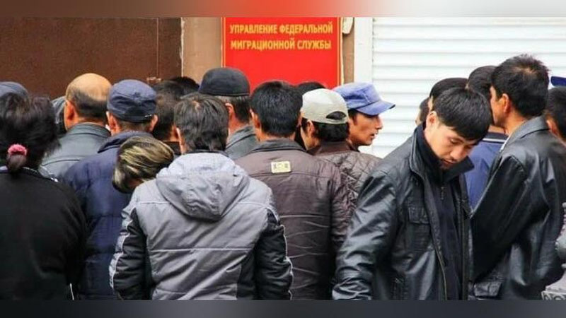 Изрображение 'Минтруд России расширяет пилотный проект по ввозу рабочей силы из Узбекистана'