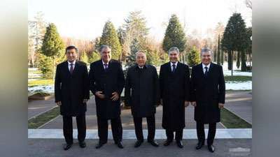 Изрображение 'Официальный прием и возложение цветов: завершена встреча лидеров ЦА (фото)'