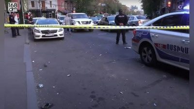 Изрображение 'Автомобиль кортежа премьер-министра Армении насмерть сбил беременную женщину (видео)'