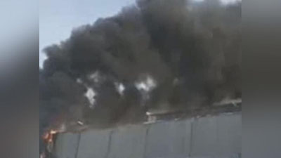 Изрображение 'В СТОЛИЧНОМ АВТОПАРКЕ СГОРЕЛИ ДВА АВТОБУСА (ВИДЕО)'